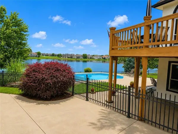 5024 SW Kingfisher DR, Lee's Summit, MO 64082