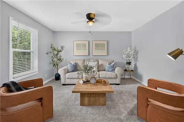 1225 W Sheridan ST, Olathe, KS 66061