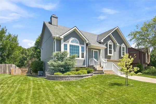 1038 N Logan ST, Olathe, KS 66061