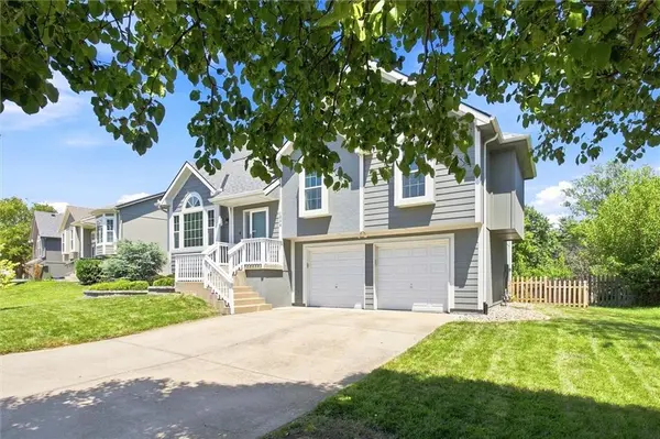 1038 N Logan ST, Olathe, KS 66061