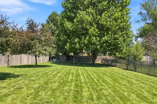 1038 N Logan ST, Olathe, KS 66061