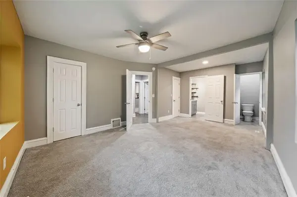 1141 E 75th TER, Kansas City, MO 64131