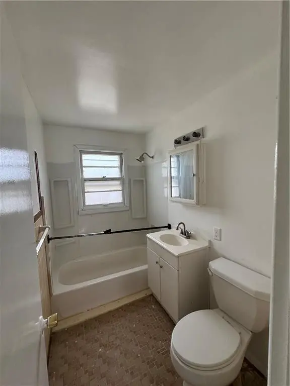 1840 E 75th TER, Kansas City, MO 64132