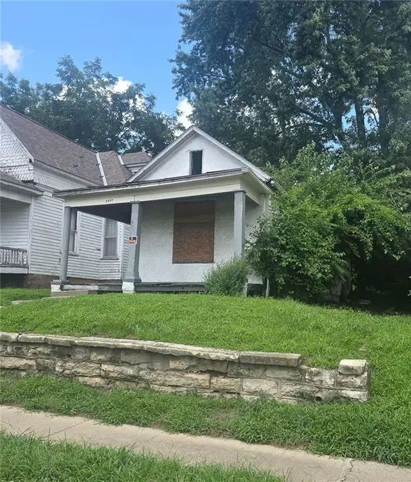 2007 Jones ST, St Joseph, MO 64501