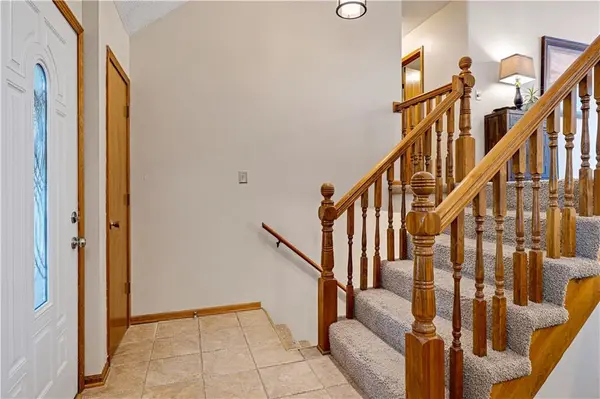 8031 W 149th TER, Overland Park, KS 66223