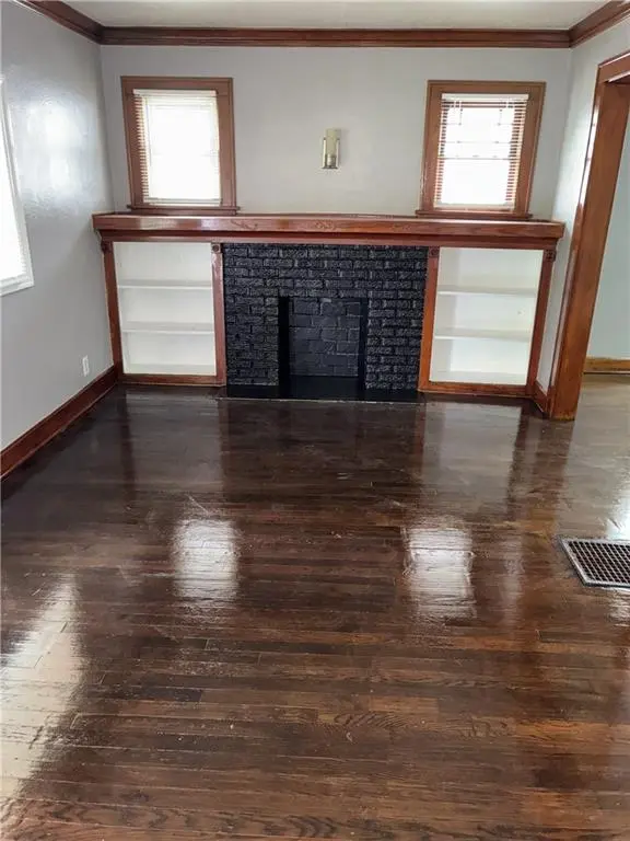 4138 College AVE, Kansas City, MO 64130
