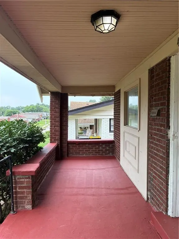4138 College AVE, Kansas City, MO 64130
