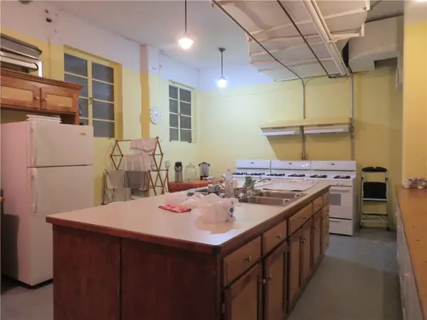 302 E Peoria ST, Paola, KS 66071