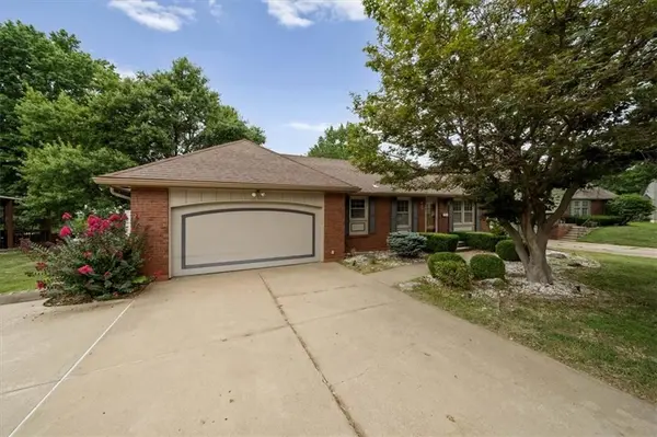 3826 S Summit Ridge DR, Independence, MO 64055