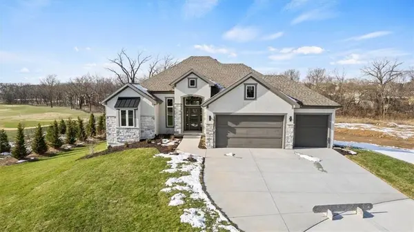 4278 Tee Box DR, Basehor, KS 66007