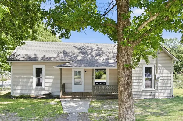 201 Spruce ST, Garden City, MO 64747