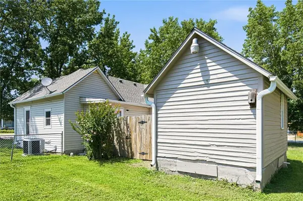 201 Spruce ST, Garden City, MO 64747