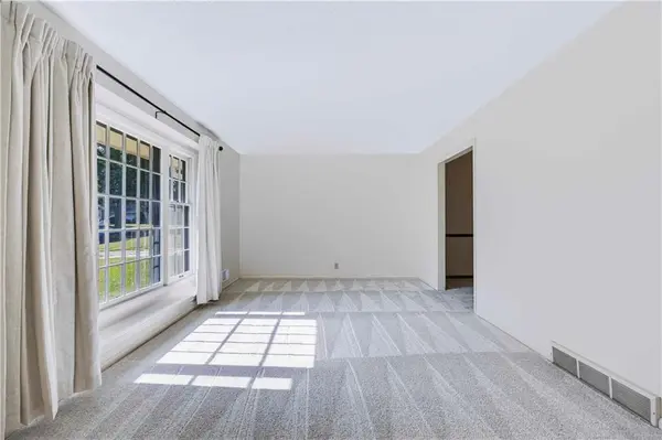 8706 Mackey ST, Overland Park, KS 66212