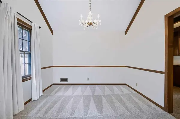 8706 Mackey ST, Overland Park, KS 66212