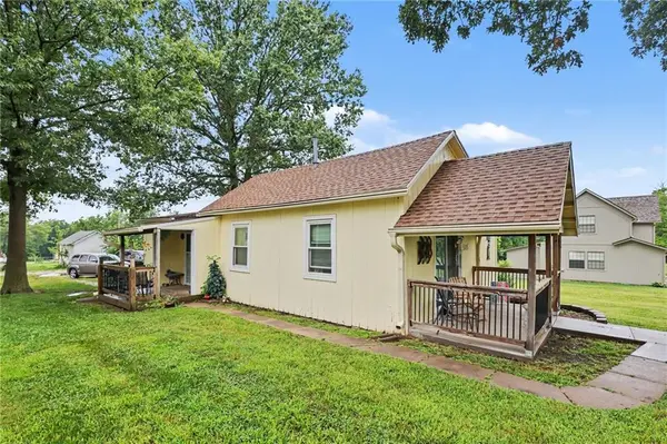 505 W Shawnee ST, Paola, KS 66071