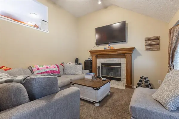 111 NW 114th TER, Kansas City, MO 64155