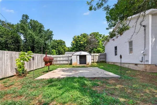 528 W Ashland ST, Nevada, MO 64772
