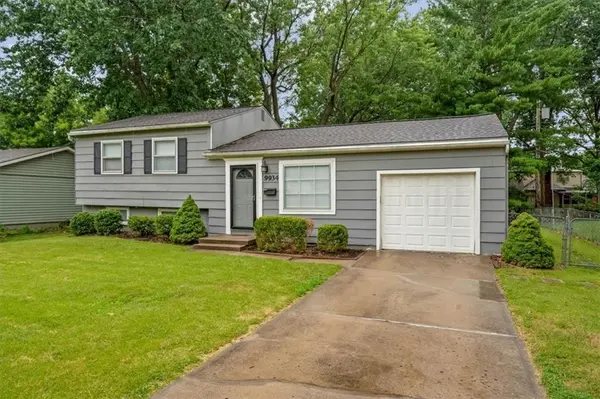 9934 England DR, Overland Park, KS 66212