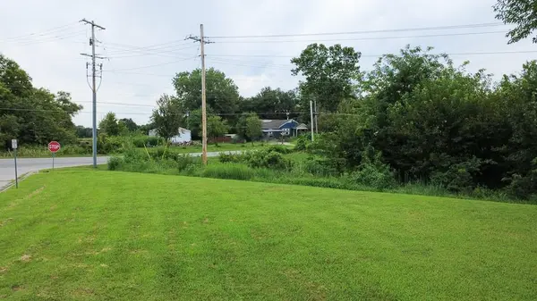 2509 JONES RANCH Pkwy, Harrisonville, MO 64701