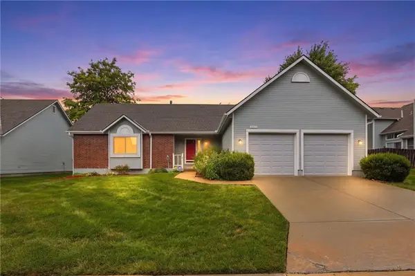 15724 Travis ST, Overland Park, KS 66223