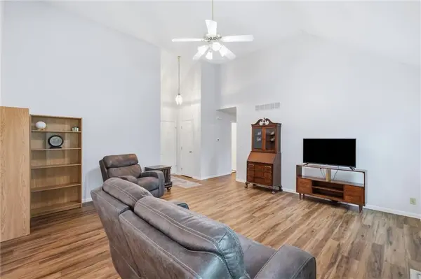 15724 Travis ST, Overland Park, KS 66223
