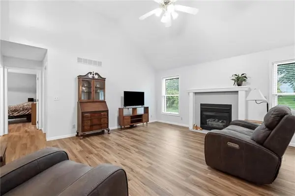 15724 Travis ST, Overland Park, KS 66223