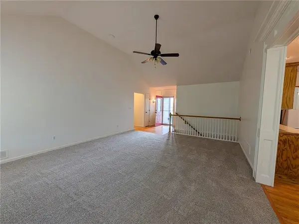 1645 SE Dalton DR, Lee's Summit, MO 64081