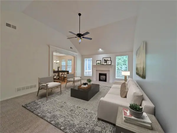1645 SE Dalton DR, Lee's Summit, MO 64081