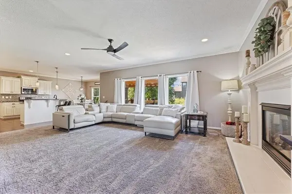 2359 SW Eagle View DR, Lee's Summit, MO 64082