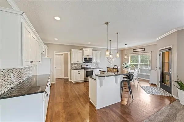 2359 SW Eagle View DR, Lee's Summit, MO 64082