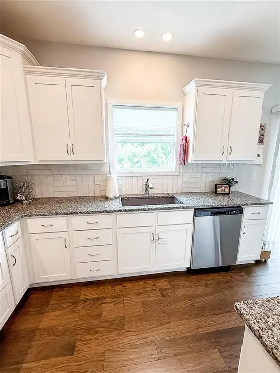 4716 Redwood ST, Leavenworth, KS 66048