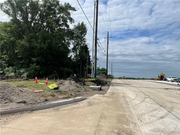 1907 & 1925 Scherer RD, Lee's Summit, MO 64082
