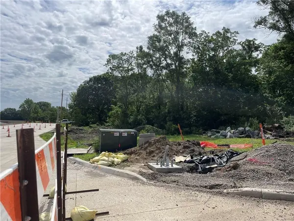 1907 & 1925 Scherer RD, Lee's Summit, MO 64082