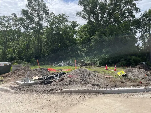1907 & 1925 Scherer RD, Lee's Summit, MO 64082