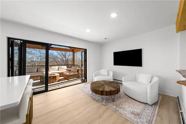 22500 Lakeview PT, Vassar, KS 66543