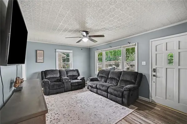 507 E Meadow LN, St Joseph, MO 64501