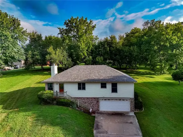 13470 Brookwood WAY, St Joseph, MO 64505