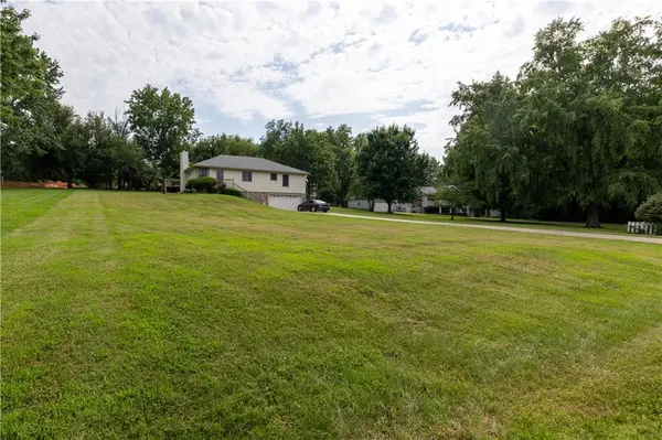 13470 Brookwood WAY, St Joseph, MO 64505