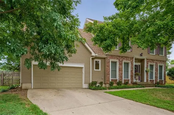 13424 W 70th TER, Shawnee, KS 66216