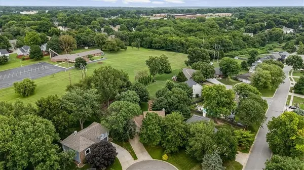 13424 W 70th TER, Shawnee, KS 66216