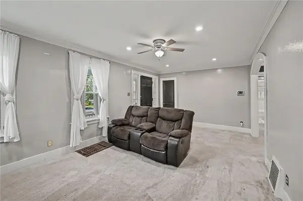2823 Charles ST, St Joseph, MO 64501