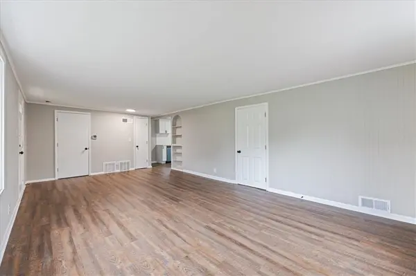 705 Yoeke ST, Tonganoxie, KS 66086