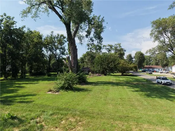 6634 Sherman ST, St Joseph, MO 64504