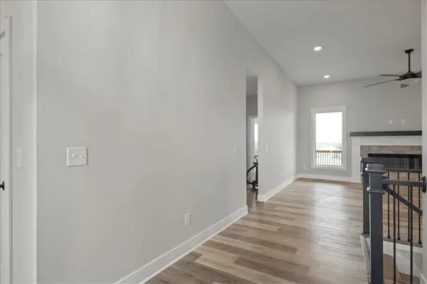 17507 Grey Hawke RDG, Smithville, MO 64089
