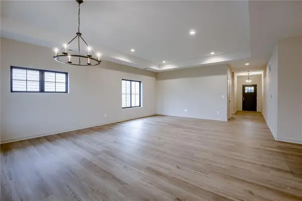 1987 Harvest RD, Liberty, MO 64068