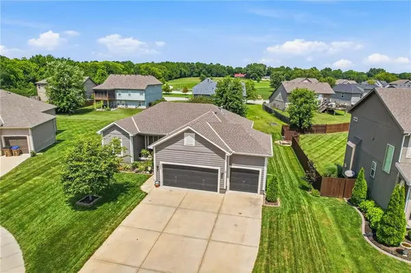 1904 Red Bud CT, Raymore, MO 64083
