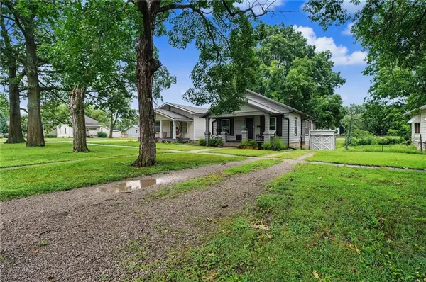 344 E 4th AVE, Garnett, KS KS