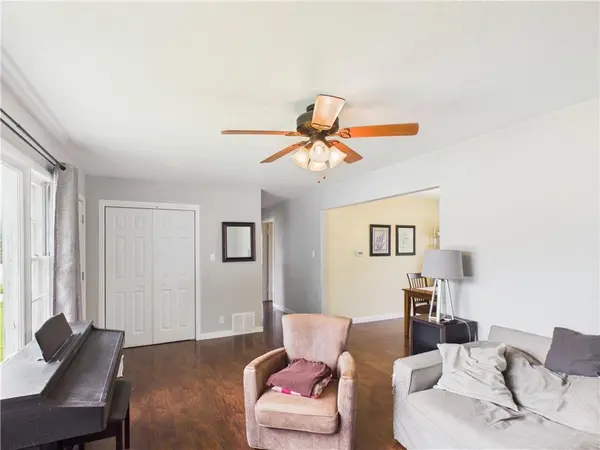 614 Hillcrest DR, Knob Noster, MO 65336
