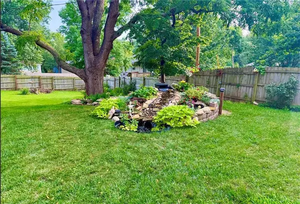 817 E Cothrell ST, Olathe, KS 66061