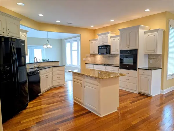 1407 Bear Creek CIR, Warrensburg, MO 64093
